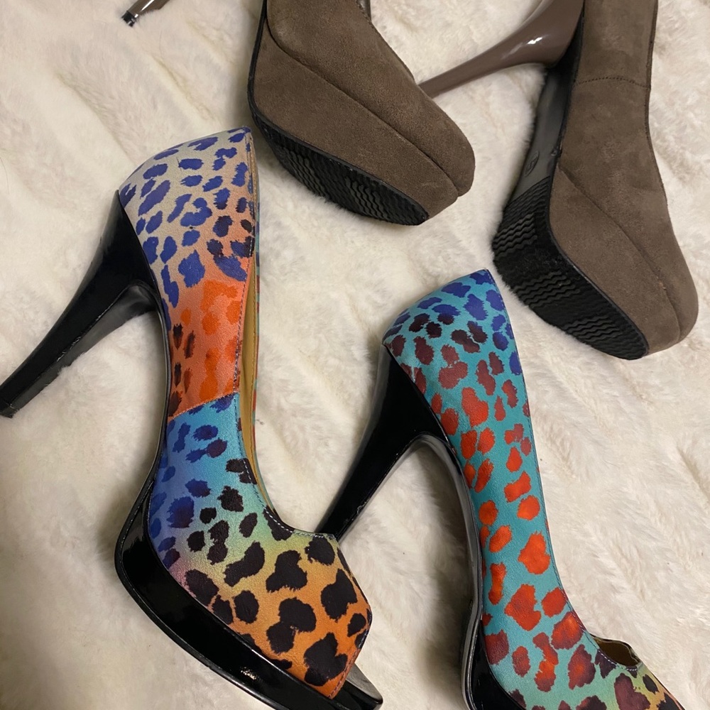 Like new boots and heels - Picture 2 of 3